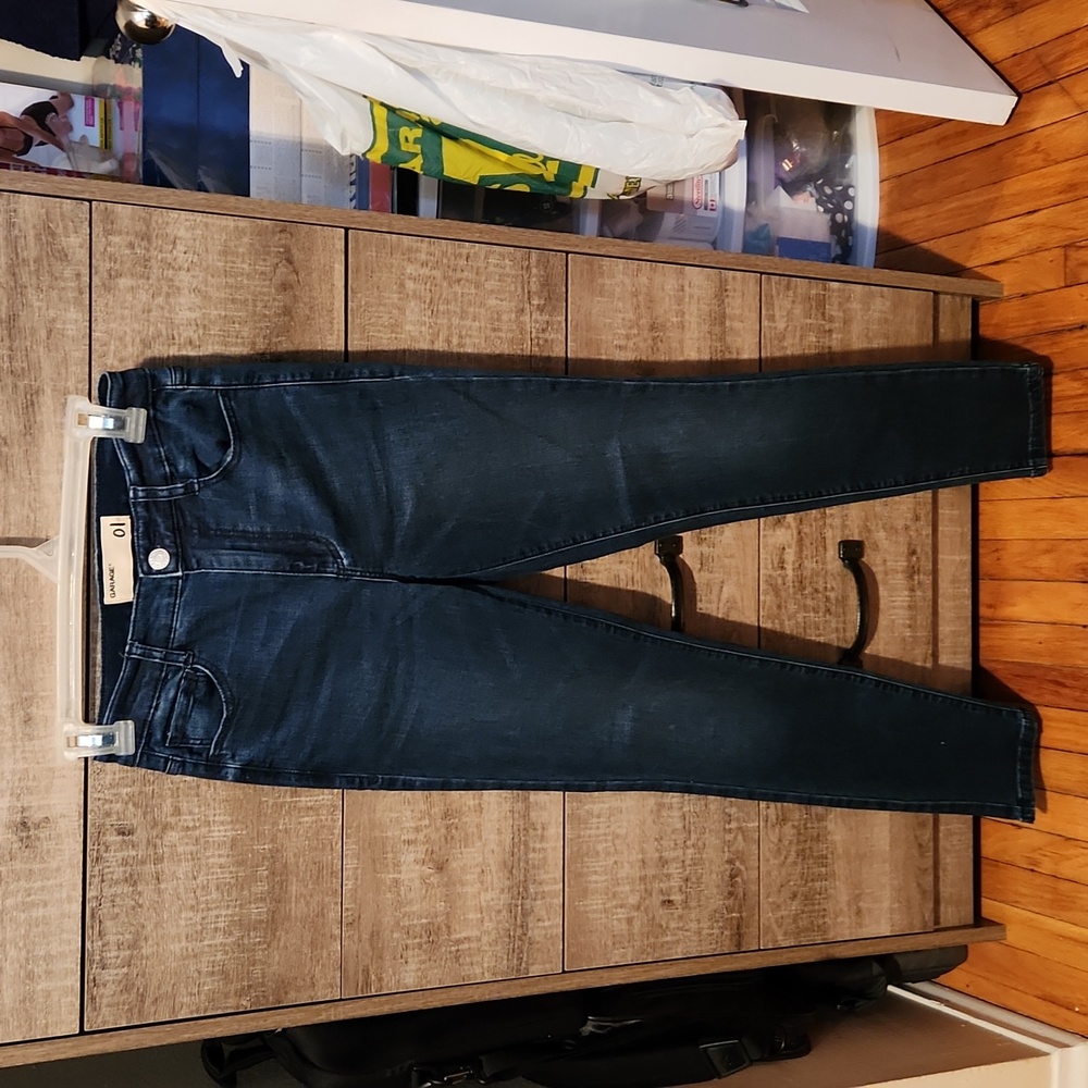 - High rise jeans